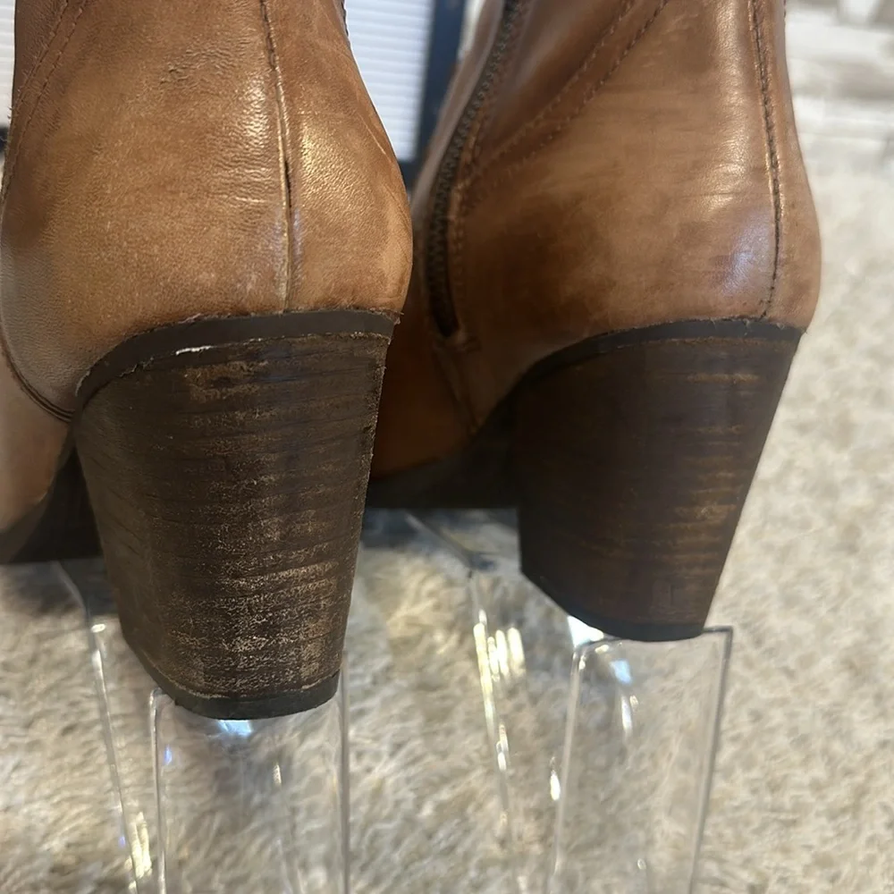 STEVE MADDEN 9M So Good Cognac Leather Ankle Boots